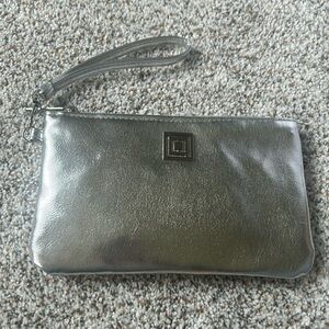 Liz Claiborne cell charging purse